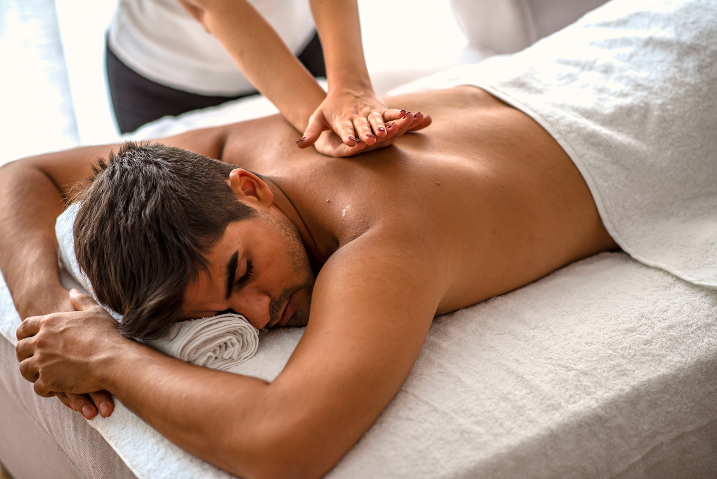 Massagem relaxante nas costas